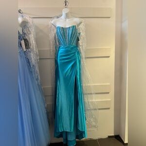 Women’s Prom Dress
